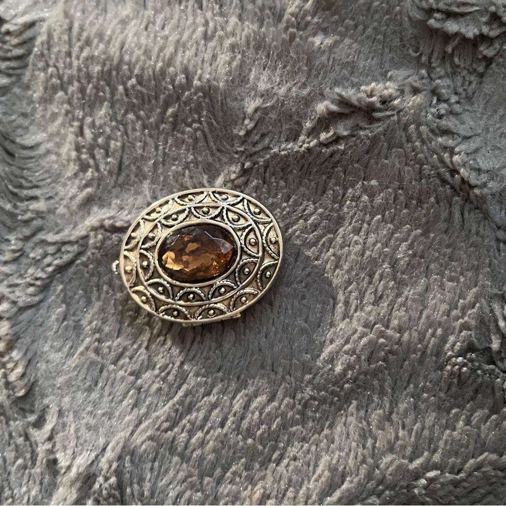 Vintage Avon Amber Fashion Locket